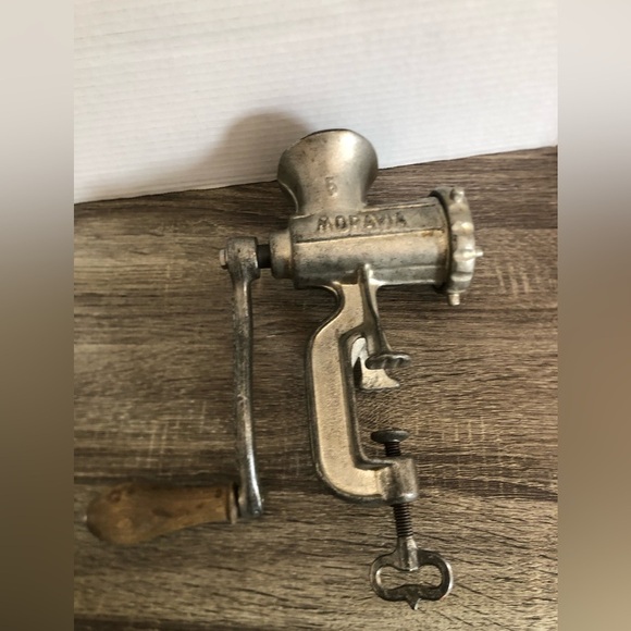 Vtg Moravia Metal Hand Crank Meat Grinder - Picture 2 of 11